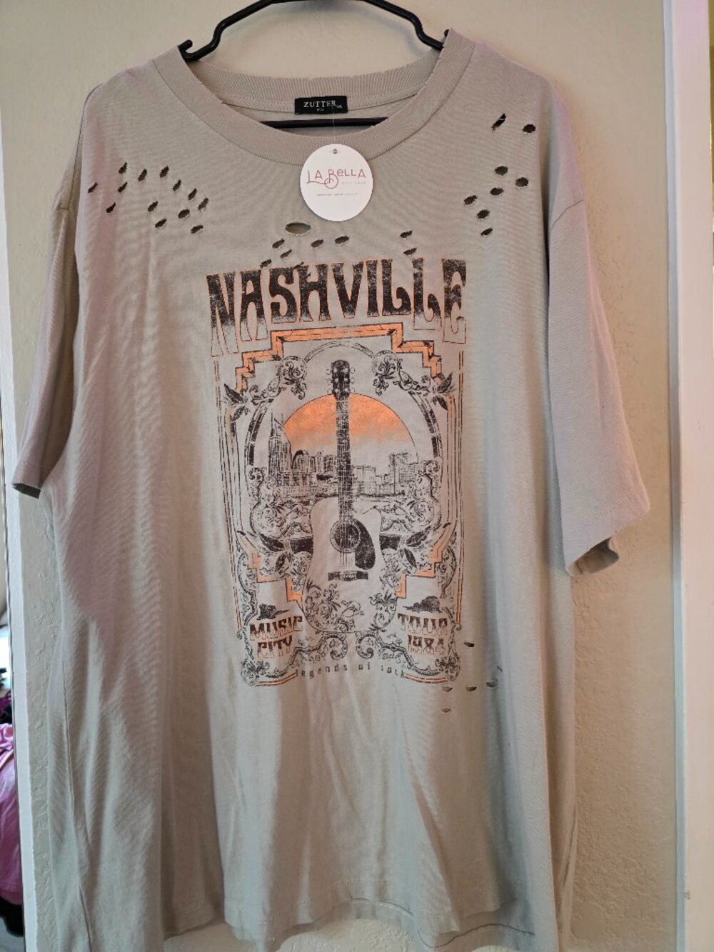 Nashville T shirt M/L NWT